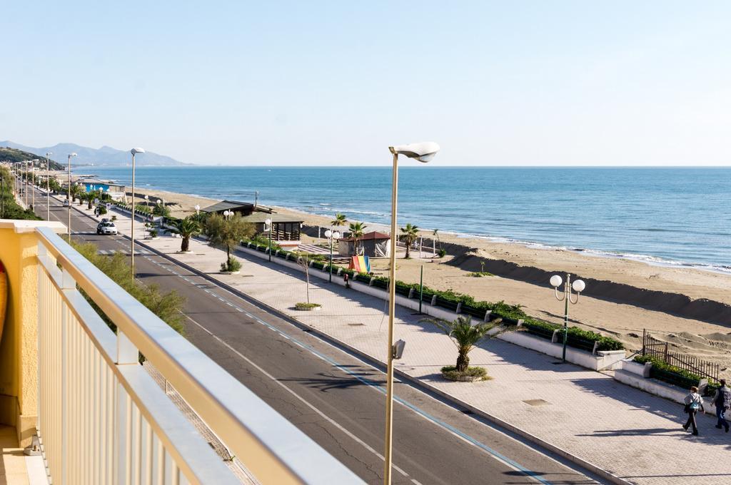 Il Mare In Giardino Apartment Scauri  Ngoại thất bức ảnh