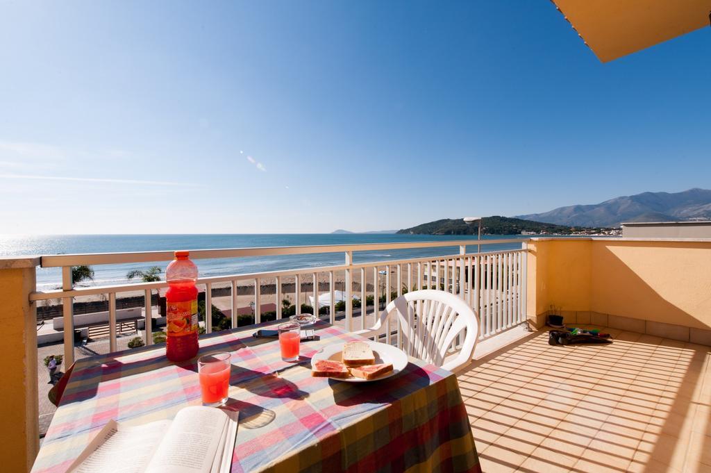 Il Mare In Giardino Apartment Scauri  Ngoại thất bức ảnh
