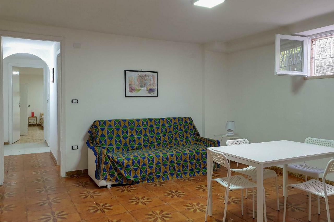 Il Mare In Giardino Apartment Scauri  Ngoại thất bức ảnh